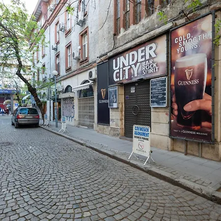 Aurora Hills فندق