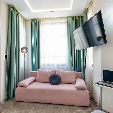 Aurora Hills فندق بلوفديف