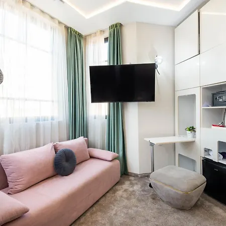 فندق Aurora Hills 2*